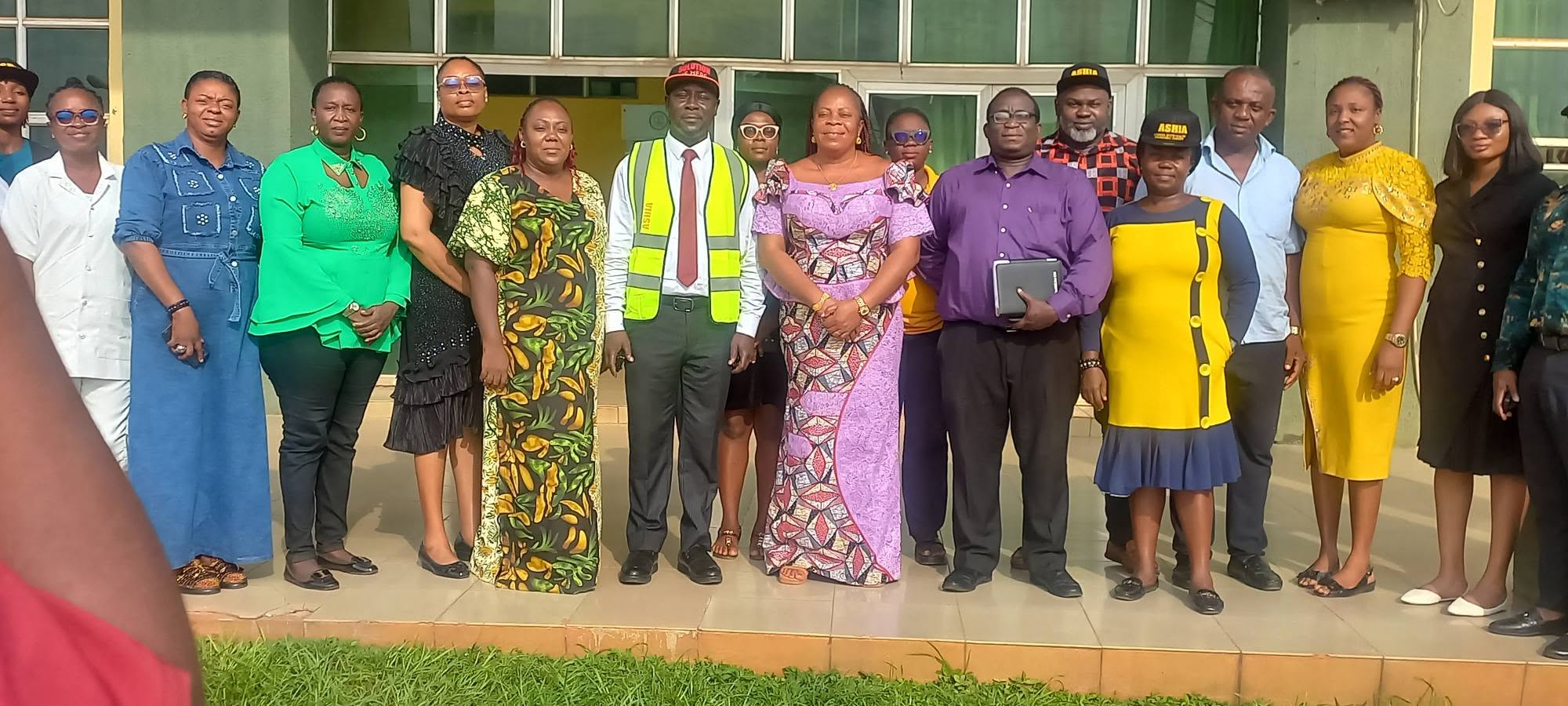 COOUTH CMD RECEIVES THE ASHIA EXECUTIVE  SECRETARY  IN A COURTESY VISIT
